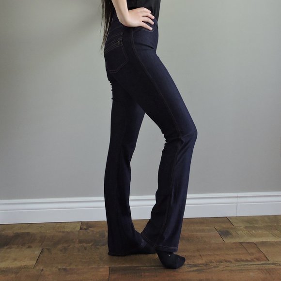 Hue Soft Stretch Boot Cut Jeans Leggings w/ Zipper Back Pocket, Navy Denim, New - Picture 7 of 12